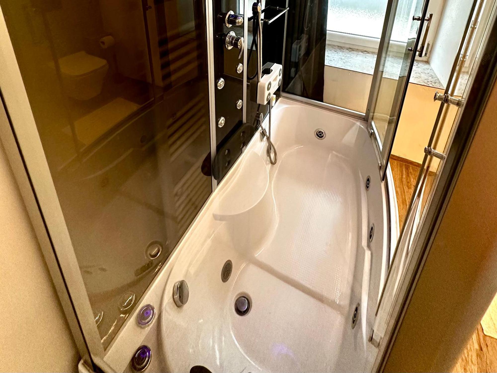 Beefree Whirlpoolsuite34-Free Parking & Fast Internet باساو المظهر الخارجي الصورة